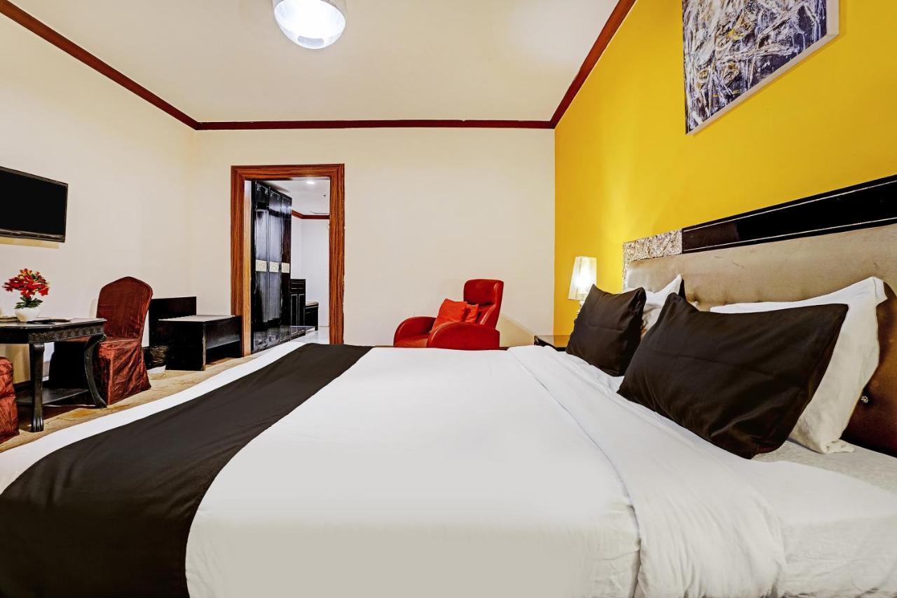 Townhouse 809 Royal Palms Hotel - Rose Collection Mumbai Luaran gambar