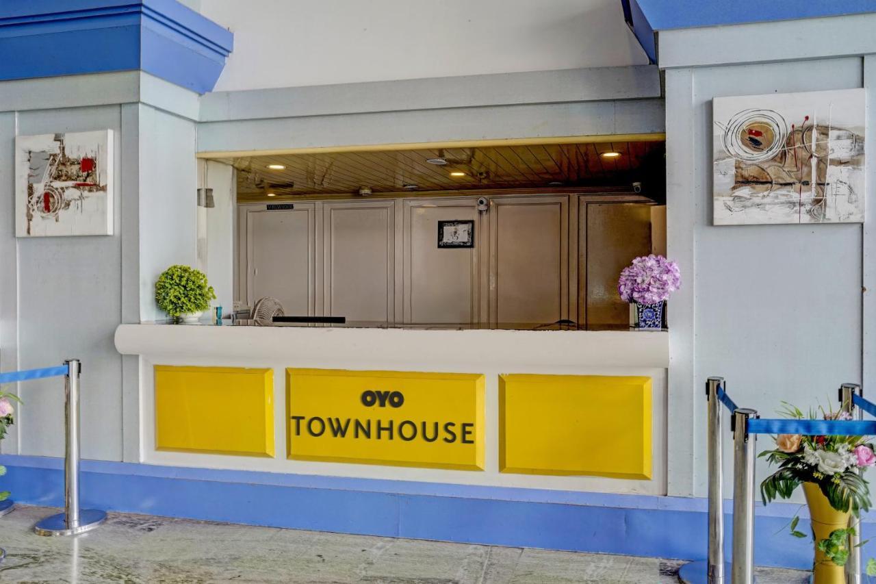 Townhouse 809 Royal Palms Hotel - Rose Collection Mumbai Luaran gambar