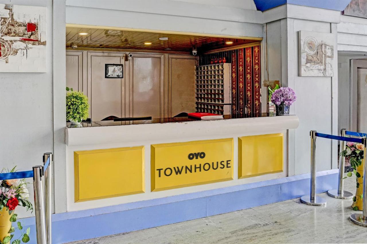 Townhouse 809 Royal Palms Hotel - Rose Collection Mumbai Luaran gambar