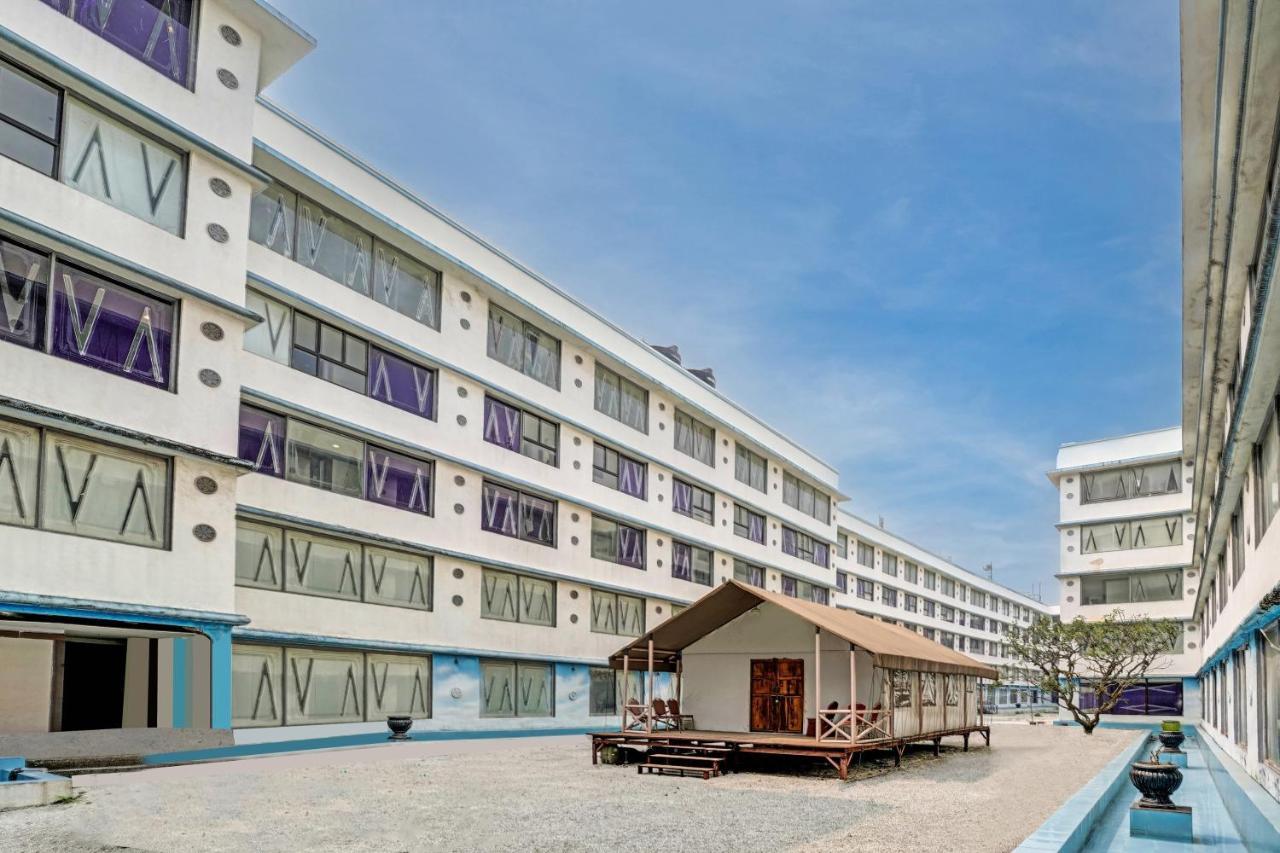 Townhouse 809 Royal Palms Hotel - Rose Collection Mumbai Luaran gambar