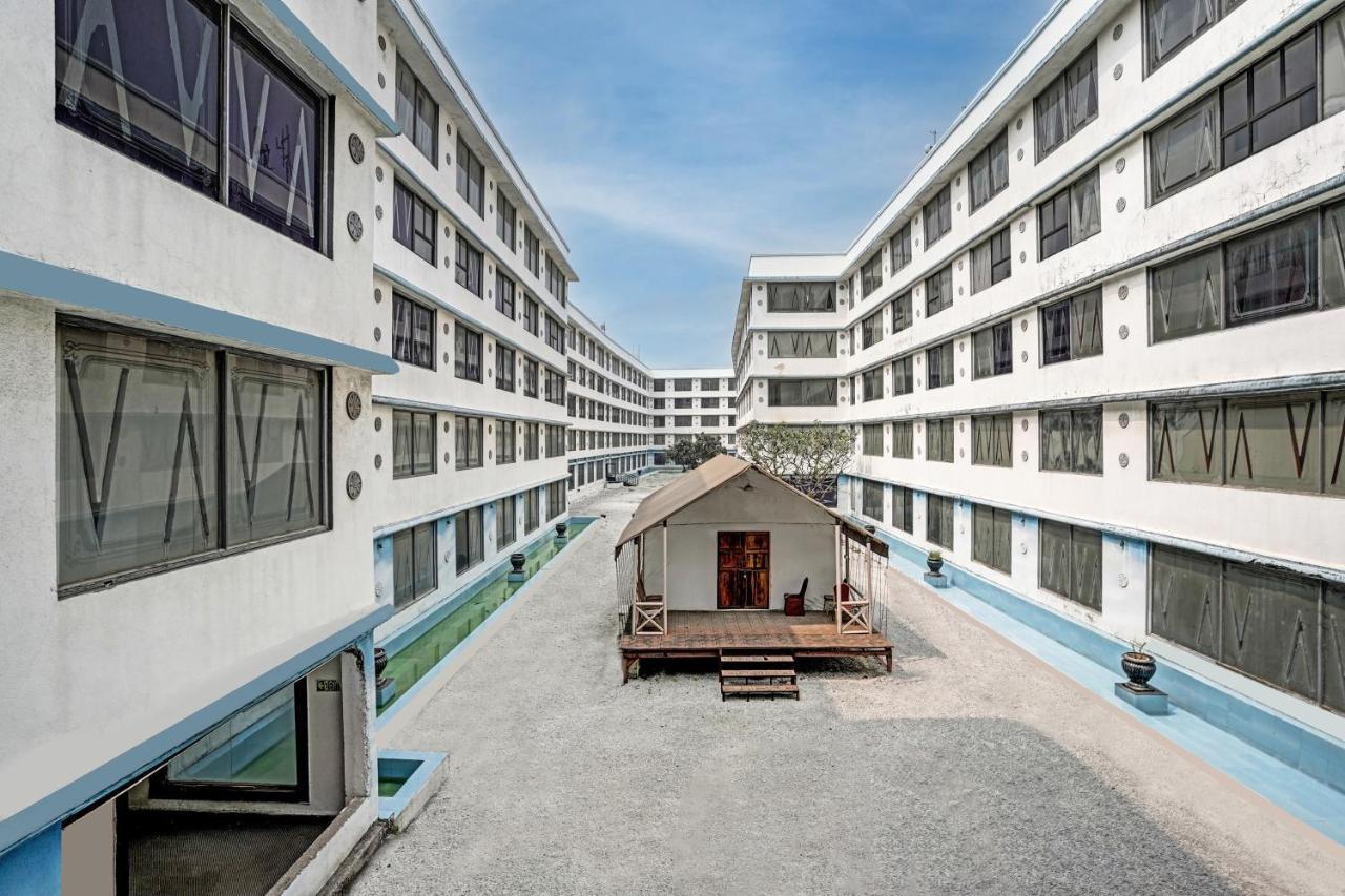Townhouse 809 Royal Palms Hotel - Rose Collection Mumbai Luaran gambar