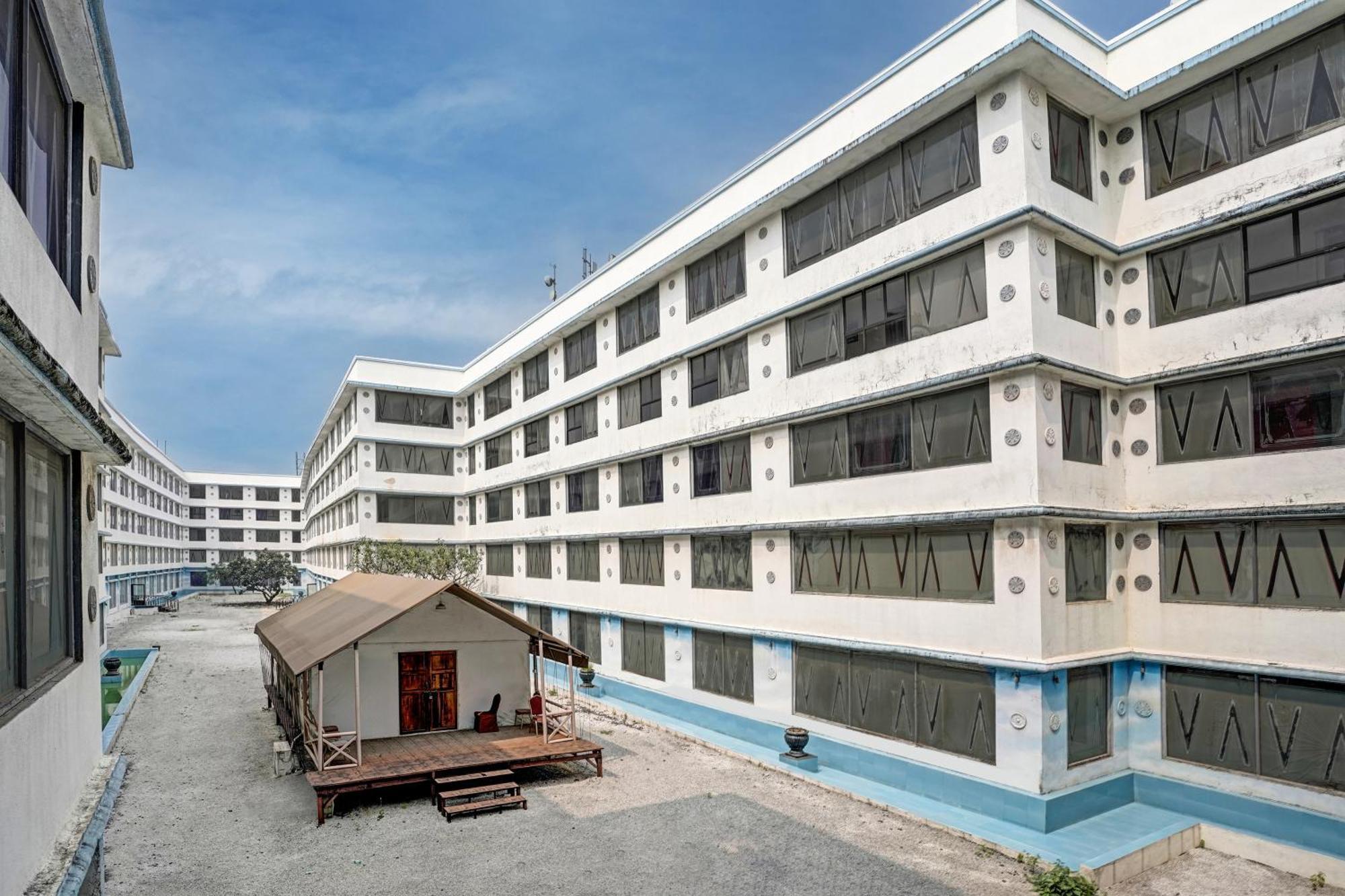 Townhouse 809 Royal Palms Hotel - Rose Collection Mumbai Luaran gambar